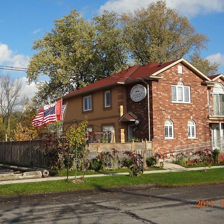 Two Rivers Bed And Breakfast Niagara Falls Exterior foto